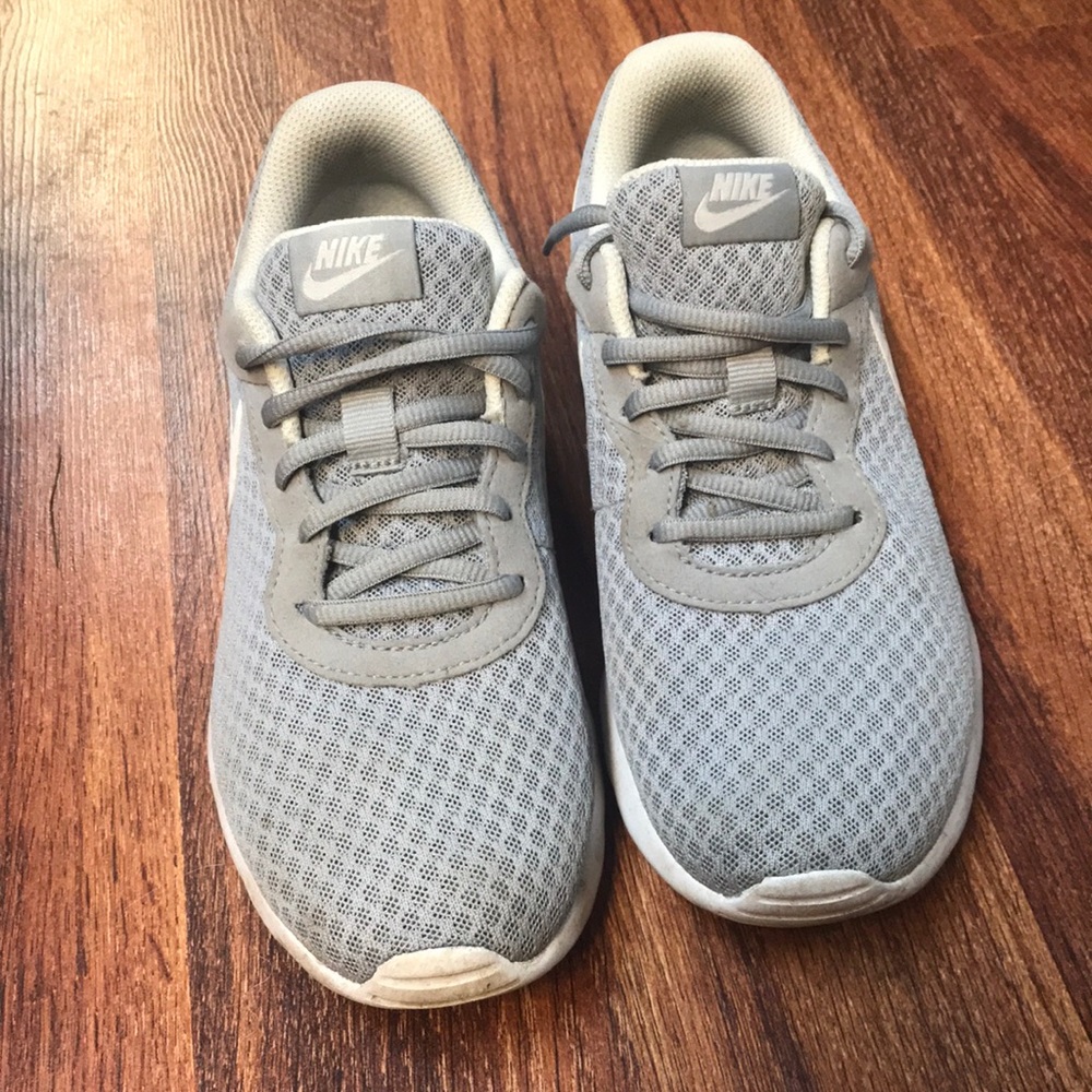 Nike sneakers - Picture 2 of 3